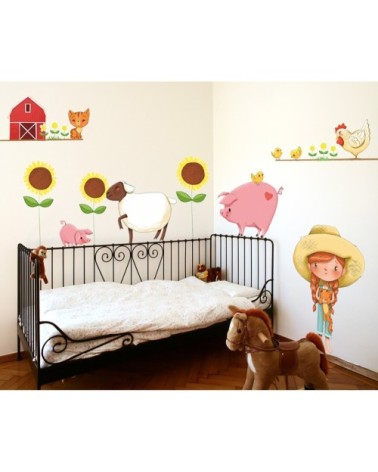 sticker mural petite fille à la ferme pour enfant