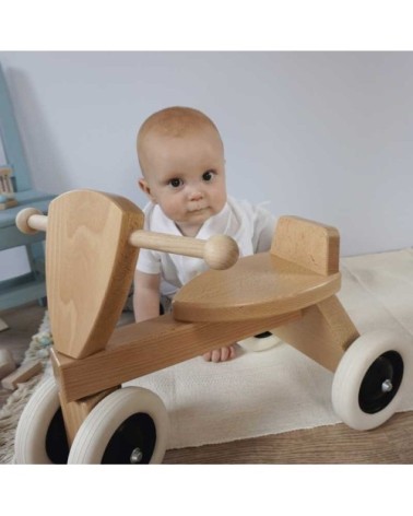 Petit tricycle en bois naturel dès 12 mois