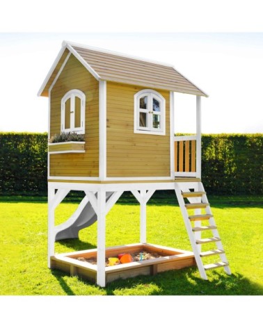 Cabane bois sur pilotis avec toboggan blanc