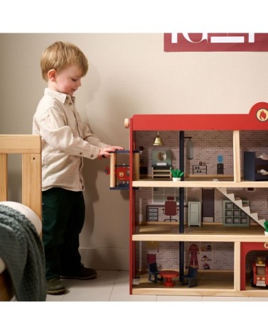 Caserne de pompier en panneau de particules rouge